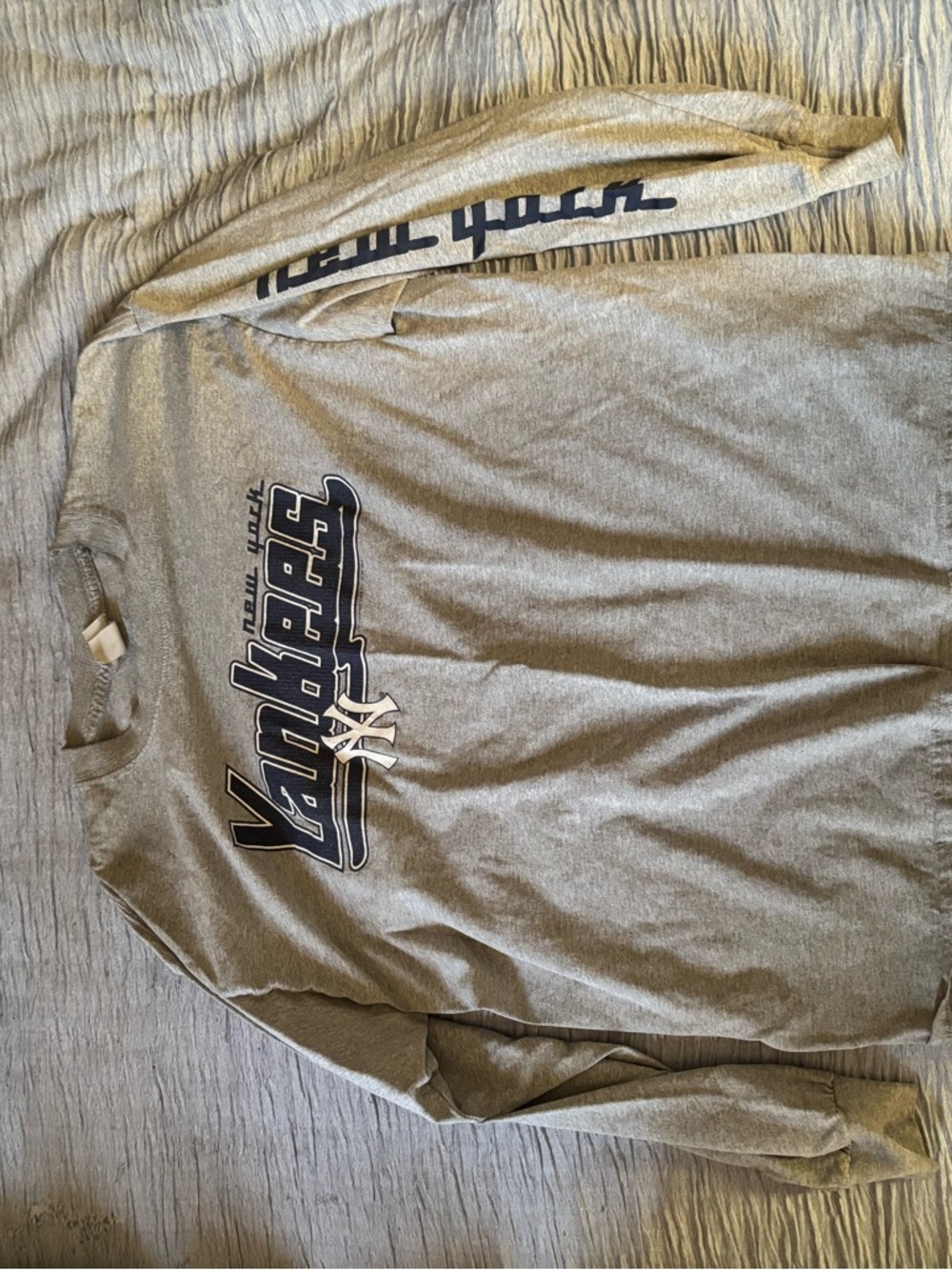 Lee Sport Gray Crewneck Sweatshirt Label Detail